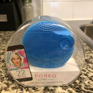 Foreo Luna Fofo facial cleansing brush